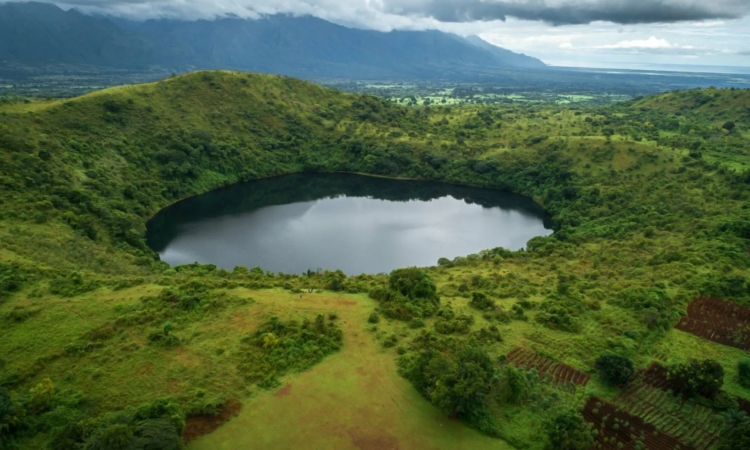 3-Day Rwanda Gorilla Trek & Mount Bisoke Hiking Adventure